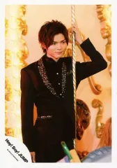 【中古】生写真(ジャニーズ) Hey! Say! JUMP/薮宏太/膝上・ジャケット黒・シャツ黒・左手棒・体やや右向き・メリーゴーラウンド/15夏 コンサートパンフ＆グッズ撮影オフショット/公式生写真