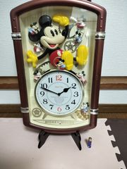 即購入優先！ 激レア 入手困難 ディズニー 音の鳴る壁掛け時計 - メルカリ
