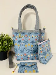 【裁縫ストア・ボヌール】大人かわいい　ウイリアムモリス　ベストオブモリス  デイジー/すみれ 柄　ねこ柄肉球柄キルティング　トートバッグ　ポーチ　ショルダーバッグ　ショルダーストラップ付き  ハンドメイド/ №500-372