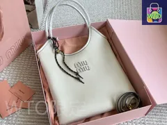 MIU MIU 2025年新作 トートバッグ - スタイリッシュな大型サイズ (35×32cm) [本日特価|新品未使用品]-WT0輸入-YH29