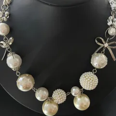 【Courrèges】クレージュ ヴィンテージ ネックレス パール調 ボール×リボンモチーフ　0926007