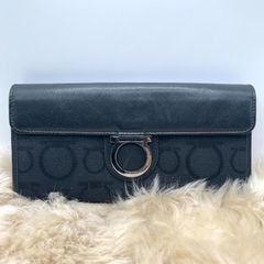 Salvatore Ferragamo　サルバトーレフェラガモ 長財布 ガンチーニ レディース