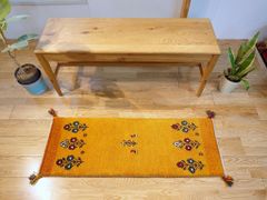 ペルシャ　ギャッベ ミニランナー　細長いラグ　119x40cm  黄金色　花　RJ14283G