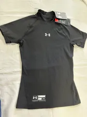 アンダーアーマー　ヒートギア　未使用　半袖　１５０サイズ