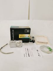 ジャンク 富士フィルム FinePix F100fd コンパクトデジタルカメラ シルバー 1200万画素 動作未確認 箱、取説、バッテリー、CD、ケーブル付 デジカメ コンデジ