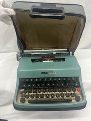 希少】Olivetti Lettera 32 タイプライター【フランス語用】 - メルカリ