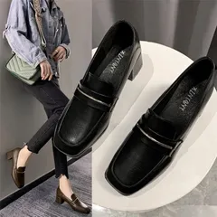 皮靴 レディース ローファー モカシン 皮靴 パンプス 太めヒール カジュアル シューズ 通勤 ローヒール スクエアートゥ フォーマル 女子靴のサムネイル