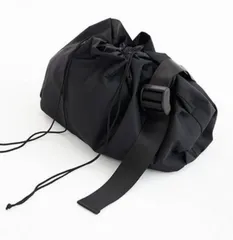 ショルダーバッグ 大容量 ナイロン鞄 黒 レディース 肩掛け 斜め掛けバッグ 韓国風 ユニセックス シンプル 巾着バッグ 軽い 大きめ軽量かばん カジュアル鞄旅行 カップルバッグ人気 ストリート鞄お洒落 ボディバッグ黒新作