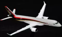 MRJ グッズ　飛行機模型 2点　ピンブローチ　リングノート　非売品 MRJ グッズ 飛行機模型 2点 ピンブローチ リングノート 非売品