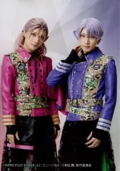 【中古】生写真(男性) 山崎晶吾(五月雨江)・永田聖一朗(村雲江)/キャラクターショット/Blu-ray・DVD「ミュージカル『刀剣乱舞』 江 おん すていじ ～新編 里見八犬伝～」刀ミュ公式サイト内通販予約特典撮り下ろしペア写真(ライブver. 第2形態)