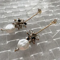 特別価格♡ 大人可愛いビーズ&人工パールが揺れるピアス　春　入園式　入学式　卒園式　卒業式