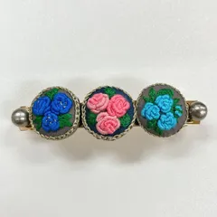 《刺繍ヘアアクセサリー》薔薇とシルバーパールのバレッタ