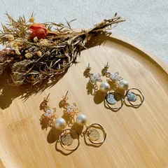 風花＊ワイヤーピアス＊華やか