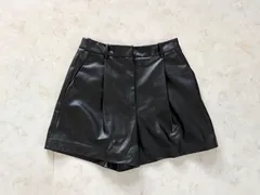 【極美品】Sサイズ  ザラ  ZARA  合皮ショートパンツ  ブラック