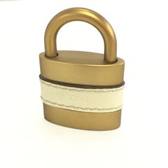 美品 Chloé ピアス ゴールド パディントン カナデ 南京錠 鍵 クロエ 美品 Chloé ピアス ゴールド パディントン カナデ 南京錠 鍵