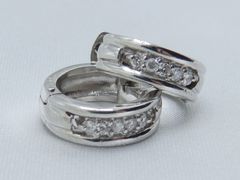 天然ダイヤモンドのフープピアス【両耳用】【合計：0.10ct】 - ウイル