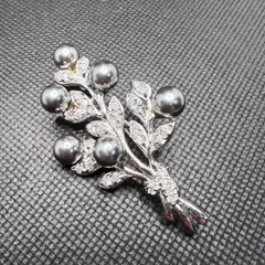 ブローチ 真珠モチーフ シルバー