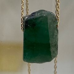 K18YG  AU750 18金 天然エメラルド原石　6ct アズキチェーンネックレス (幅0.7mm)のサムネイル