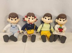 ペコちゃん人形 4体 セット。