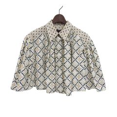 CHANEL - シャネル ココマーク バックボタン ロングスリーブ スウェット P55397K07252 レディース ホワイト CHANEL 【中古】 【アパレル・小物】 シャネル ココマーク バックボタン ロングスリーブ スウェット