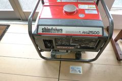 SHINDAIWA　ガソリンエンジン　発電機　iEG2500 インバータータイプ 管理p0518