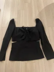 ZARA カットアウト トップス 新品
