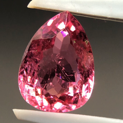 天然　無処理　トルマリン　ルース　3.9ct　ライトピンク　ペアシェイプカット　美濃色　国内外ダブルの鑑別書付き