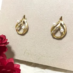 小ぶり　アレルギー対応　大人可愛い　しずく　ピアス　サージカルステンレス　つけっぱなし