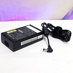 〔IBM〕ACアダプター 19V--2.4A