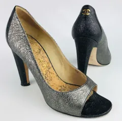 良品★CHANEL・シャネル レディース シボレザー バイカラー メタル ココマーク オープントゥ パンプス (35C) ブランド イタリア製 レディース 靴 メタル ブラック シルバー 太ヒールのサムネイル