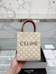 2024年最新】celine セリーヌショルダーバッグの人気アイテム - メルカリ