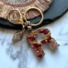 antique rose♡レジンイニシャルキーホルダー　R