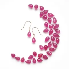 ピンクサファイアのブリオレットドロップ・サージカルステンレスピアス　～Lauretta