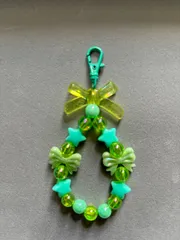 【ビーズストラップ】緑のリボンと星のキーホルダーmc-g