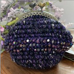 ☆ハンドメイド☆ビーズ付がま口財布☆編み物☆3段　ホワイトデープレゼント