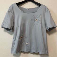 エフデ ビジューつきフラワーTシャツ - メルカリ