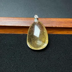 絶賛 EU製 ★タイチンルチルペンダント★黄金針水晶 ゴールド アクセサリー 九星開運天然石B 28.6*20.6*12mm ZB9127