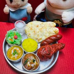 487 ナンカレーセット⭐️ミニチュアフード　カレー　ナン　ドールハウス　リカちゃん　シルバニア　樹脂粘土　ねんどろいど　ブライス　ミニチュア　フィギュア　樹脂粘土　フェイクフード