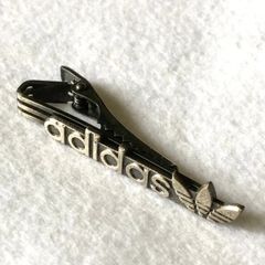 アディダス シルバーカラー ネクタイピン 希少 - メルカリ