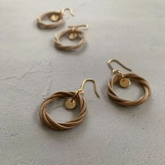 フープとチャームの耳飾り (hoop×charm) LBR