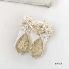 ★SALE★ 大ぶり　ビーズ刺繍お花モチーフ&アンティーク調ビーズ　ピアス