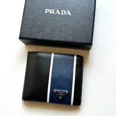 プラダ　PRADA 二つ折り財布　サフィアーノレザー