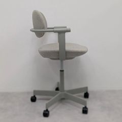 【期間限定セール中】ITOKI バーテブラ03 5本脚 ベージュ×ペールオリーブ「KG-825CD-L4H9」