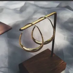 フレンチ ゴールドピアスのサムネイル