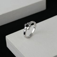 ピタリング 指輪 白黒 リング シンプル レディース シルバーリング 可愛い 金属アレルギー フリーサイズ 花 ブラック シルバー925 可愛い おしゃれ かわいい