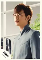 【中古】生写真(ジャニーズ) 嵐/松本潤/衣装グレー・上半身・目線左・背景セット・Your Eyes/公式生写真