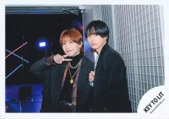 【中古】生写真(STARTO) KEY TO LIT/井上瑞稀・中村嶺亜/横型・上半身/プロフィール写真撮影オフショット2025 第2弾/公式生写真