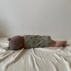 くまプリント ロンパース