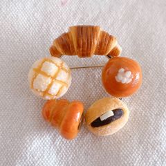 ミニチュアパン　リングブローチ　小サイズ③