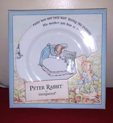 ウエッジウッド　ピーターラビット柄の皿　１８㎝　平皿　PETER RABBITE　by　Wedgewood　A217